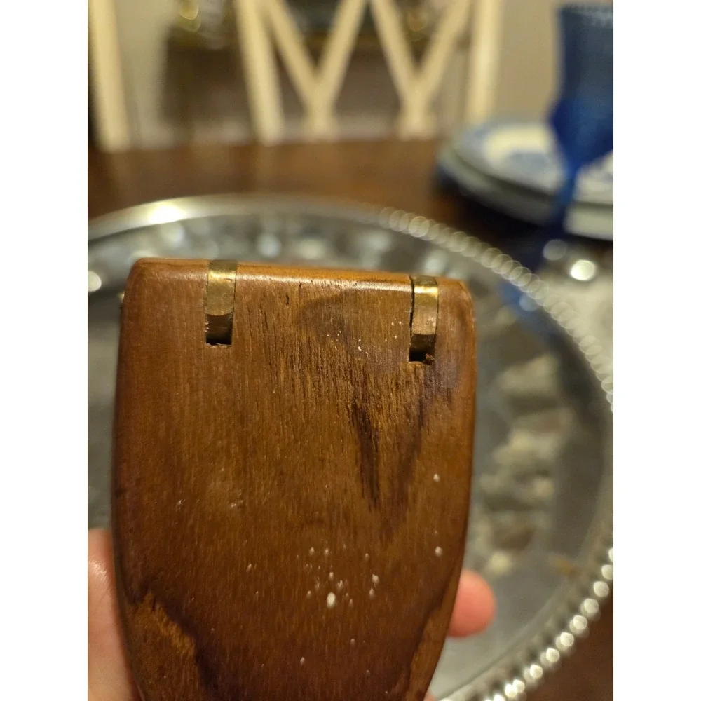 teak wood lemon/lime/ garlic press maybe vintage cottagecore granny core